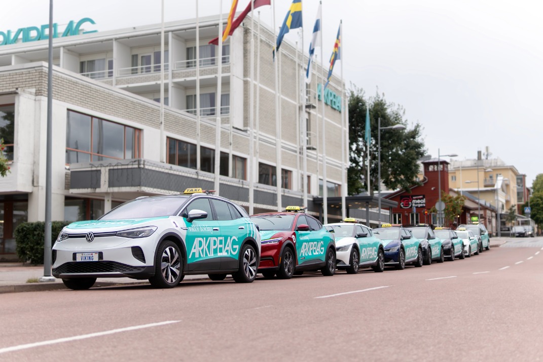 Taxibilar vid Mariehamns Taxi station i centrum